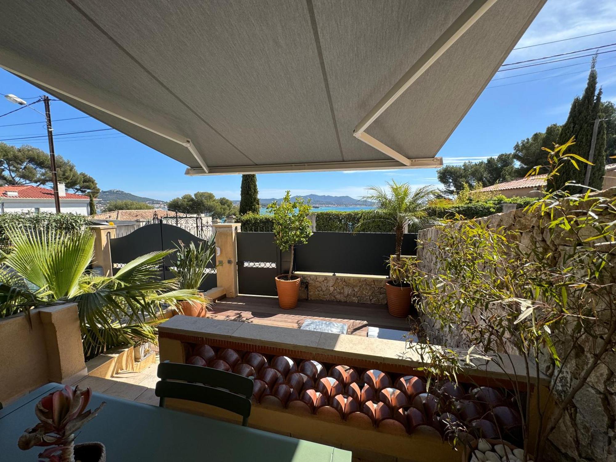 Confortable T2 Vue Mer Avec Terrasse Amenagee Et Parking Prive, Plage Et Port A Pied サナリー・シュル・メール エクステリア 写真
